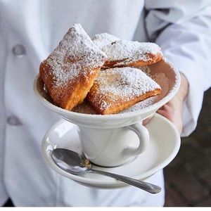 Meet your Posher, Monica